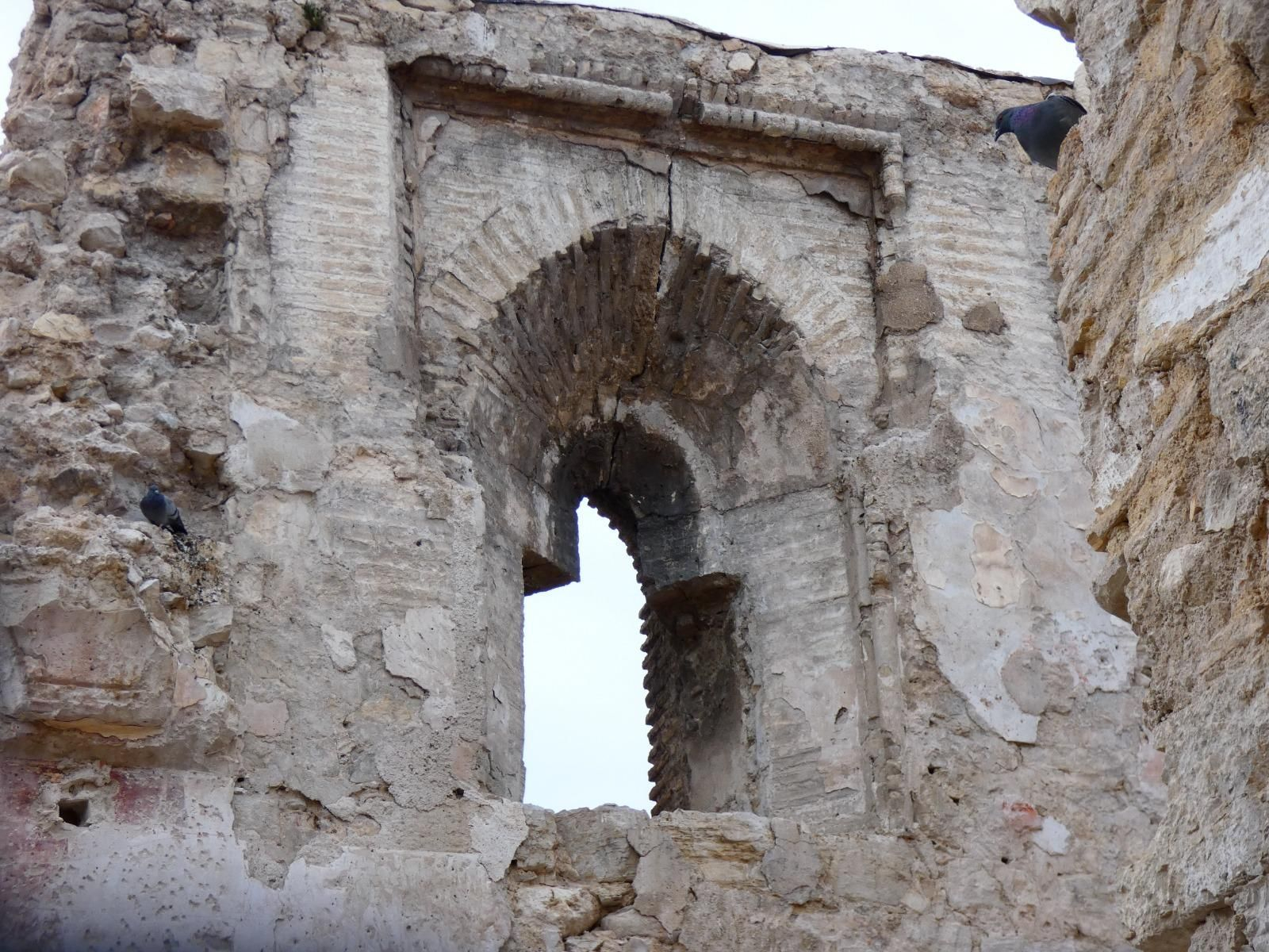 Así se encuentran los restos de la antigua iglesia de San Miguel en Jaén, en imágenes