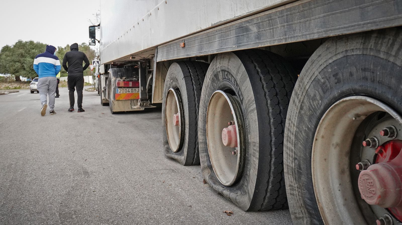 Quinto día de huelga de transporte y empieza a notarse ya la falta de algunos productos