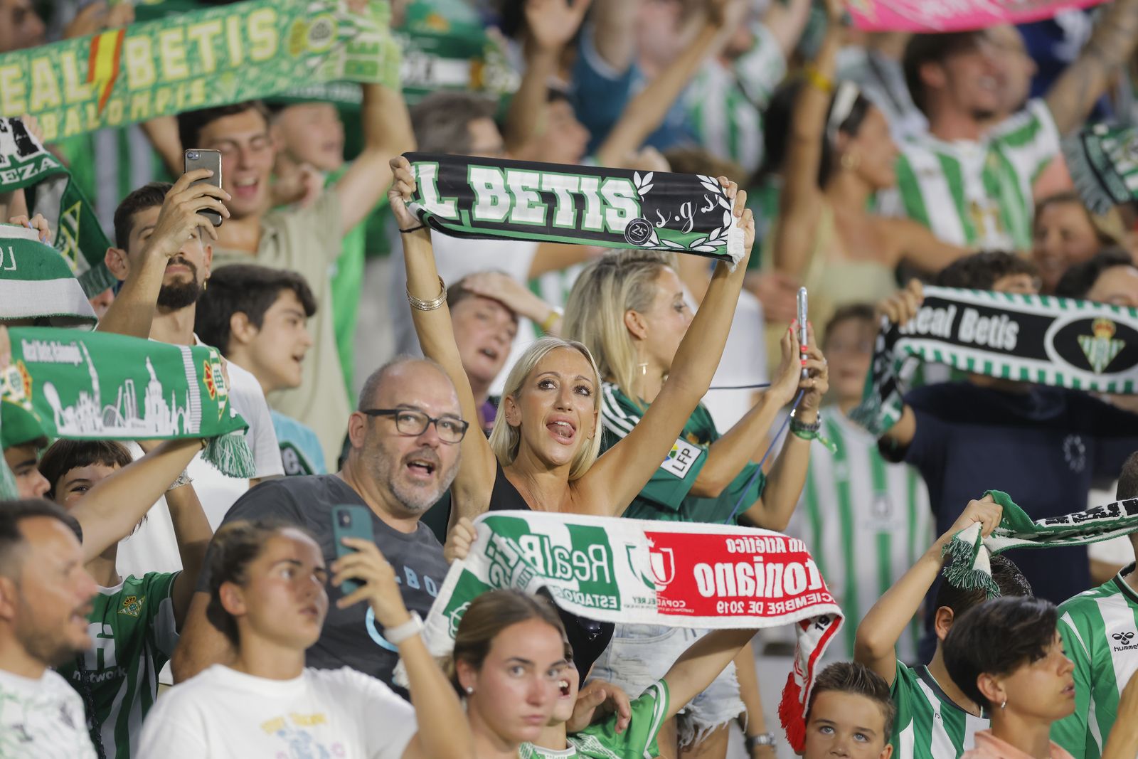 Búscate en las fotos del Betis-Atlético de Madrid