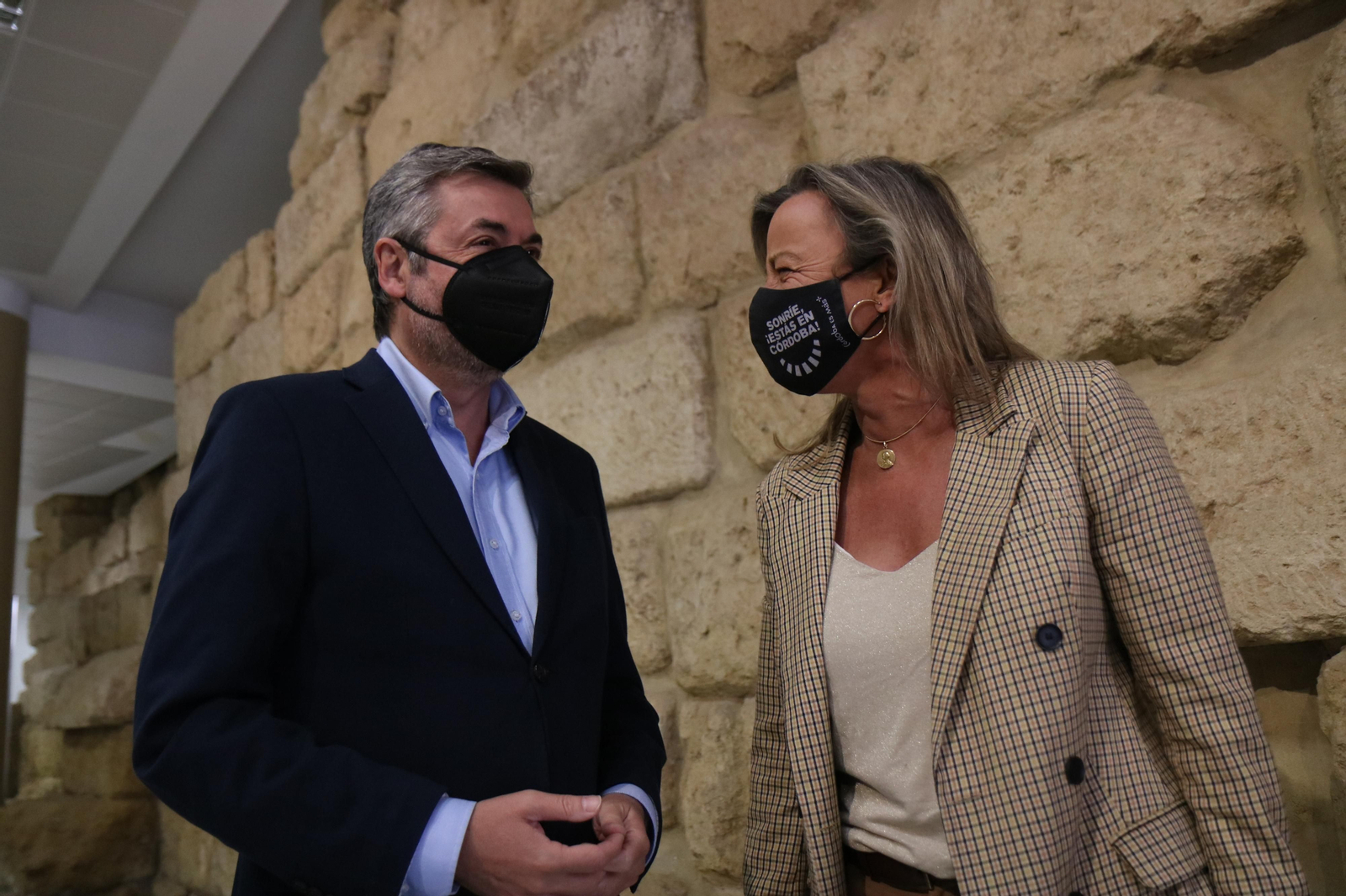 Miguel Ángel Torrico e Isabel Albás.