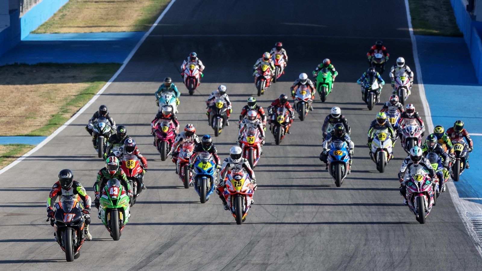 La salida de la categoría Easy Race fue espectacular.