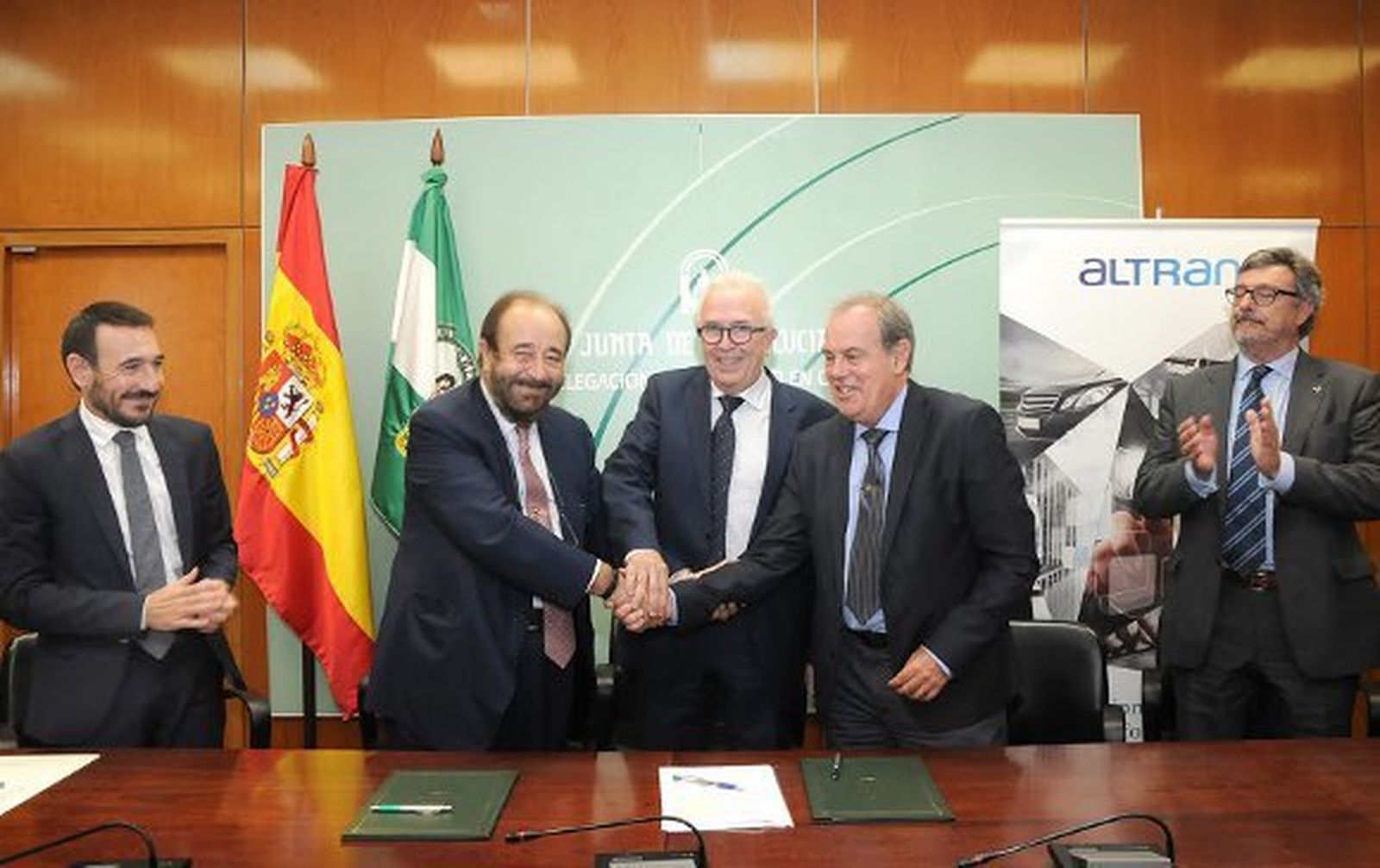 Altran e Idea formalizan el acuerdo para implantar su centro de innovación aeroespacial