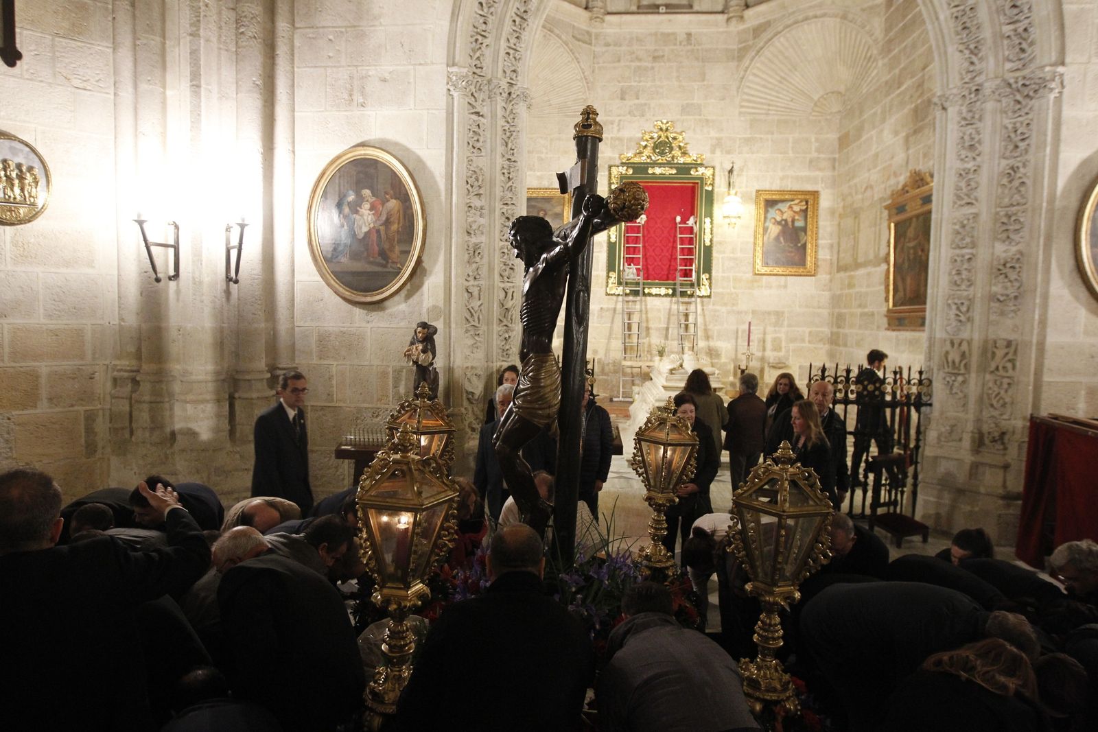 Imágenes Via Crucis Santo Cristo de la Escucha. Semana Santa Almería 2019