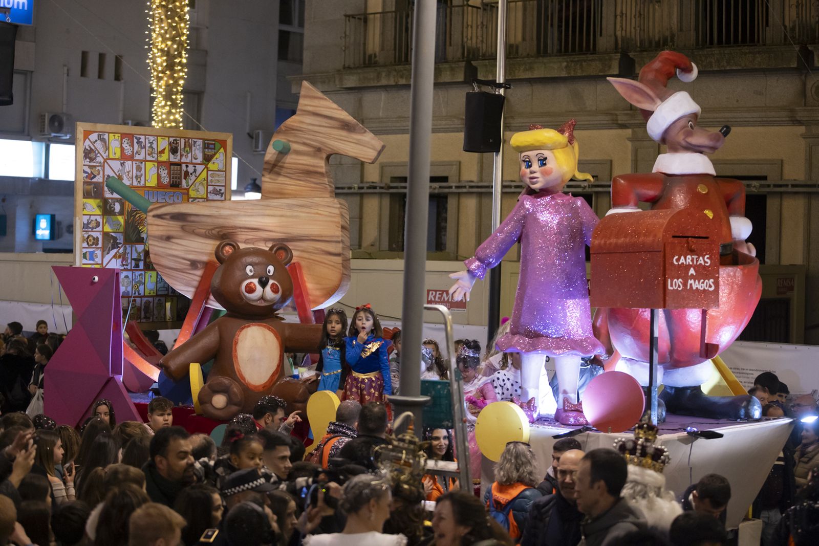 Imágenes de las Cabalgatas de los Reyes Magos de Huelva 2024