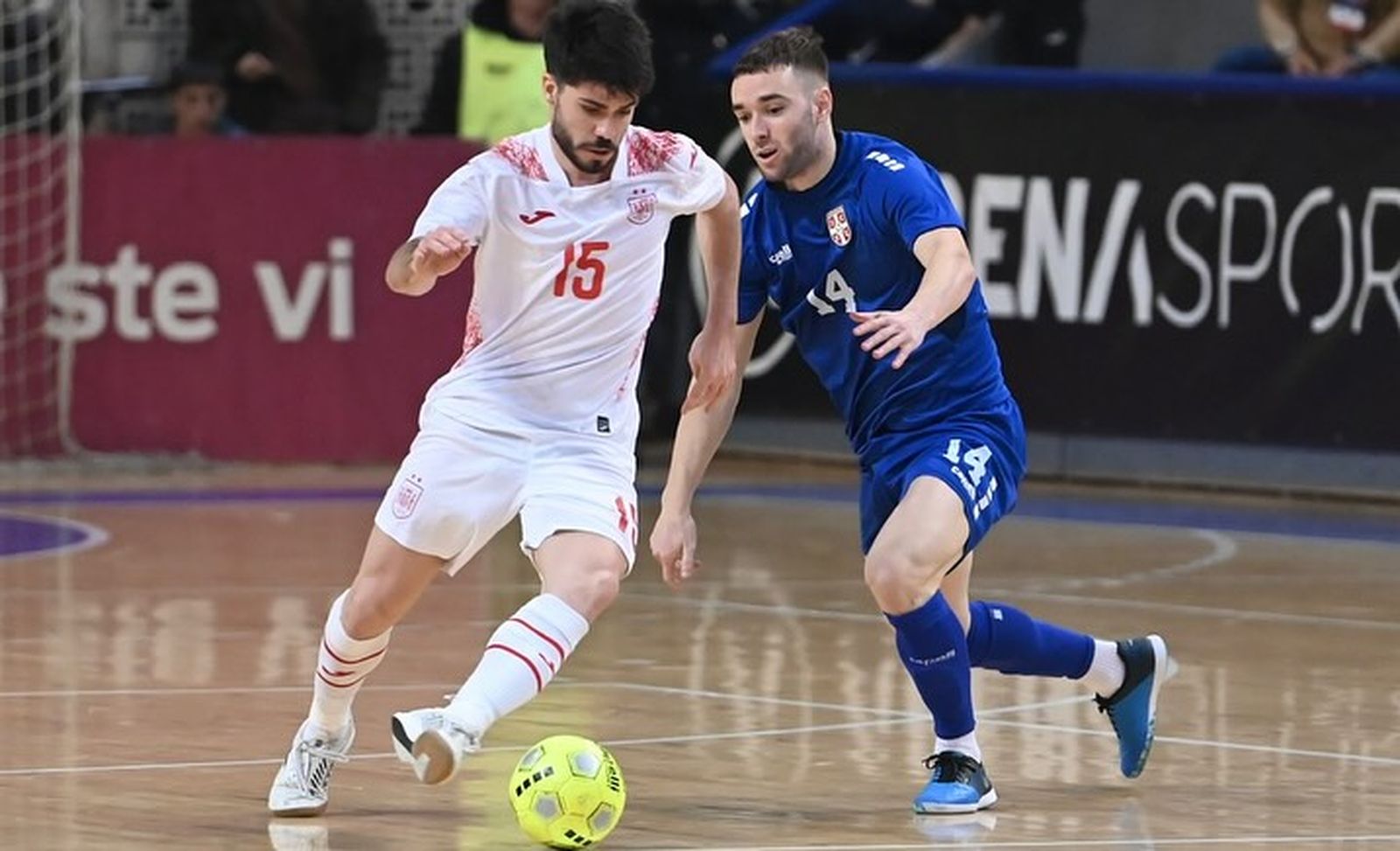 Dani Zurdo, en una acción del partido.