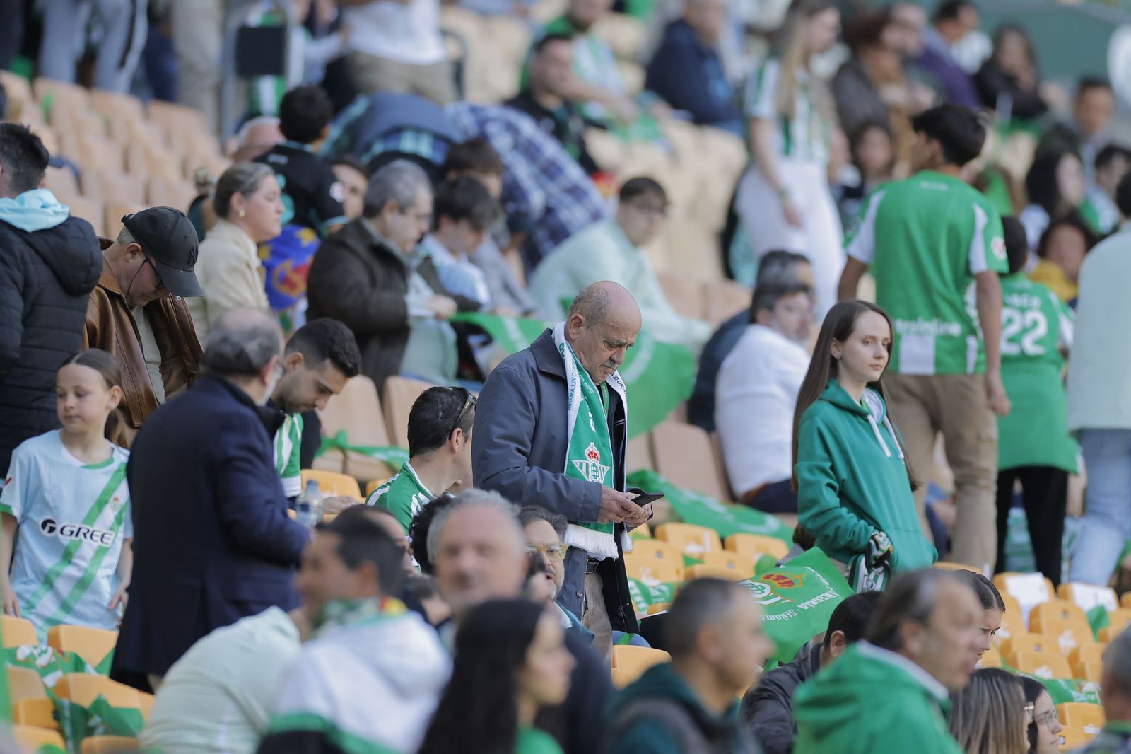 Búscate en las fotos del Betis - Sevilla