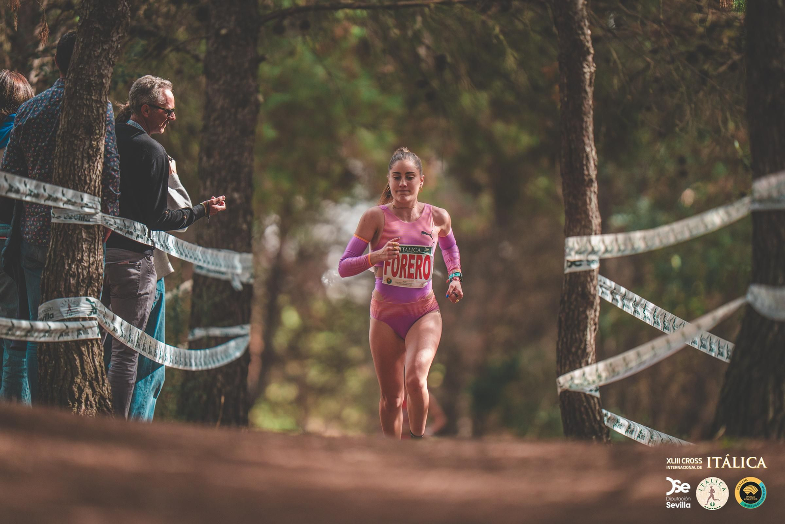 Búscate en las fotos del Cross de Itálica 2025 | 11