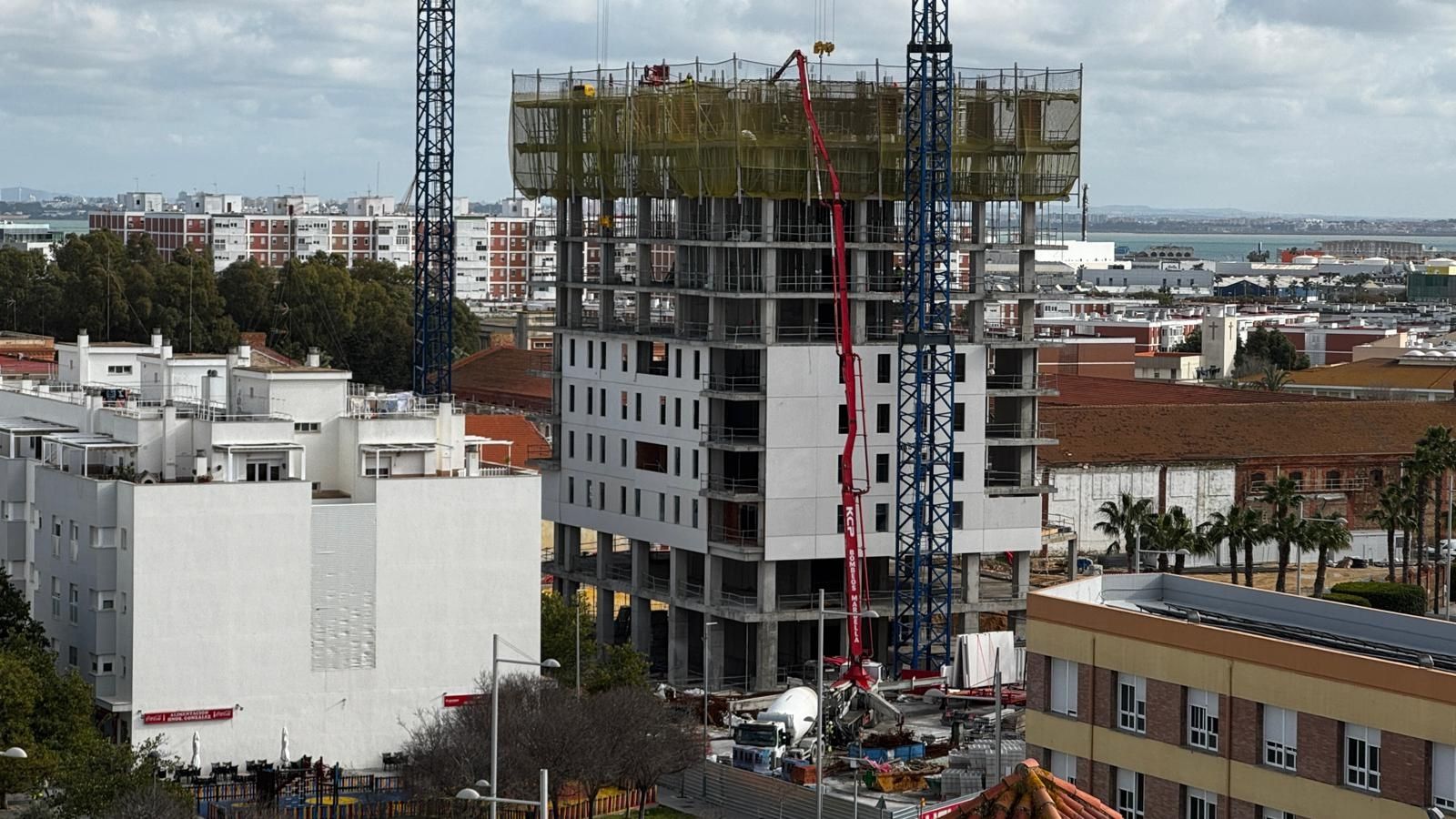 La Torre ABU ya va cogiendo altura.