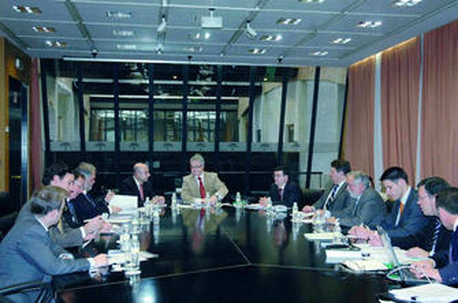 Primer consejo de administración de Alestis, en febrero.