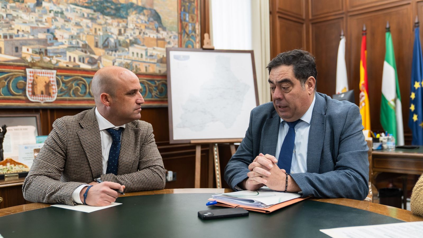 Jose Garcia Alcaina presidente de la Diputación y Rafael Amor presidente de ATA Andalucía