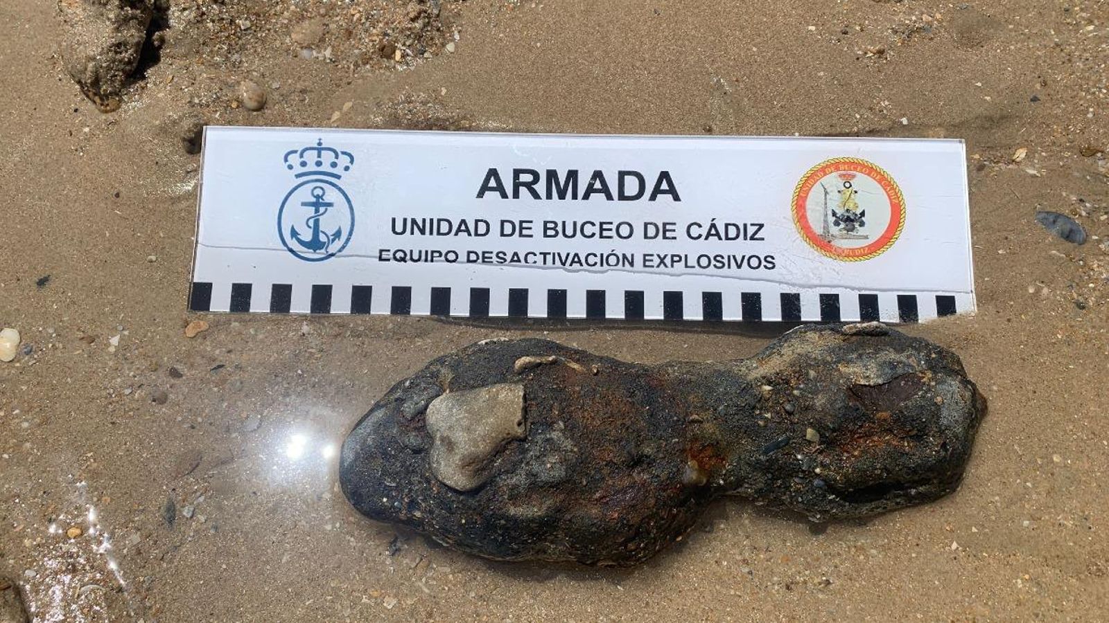 Granada de mortero hallada en la playa de Camposoto este fin de semana y neutralizada por la Armada Granada de mortero hallada en la playa de Camposoto este fin de semana y neutralizada por la Armada