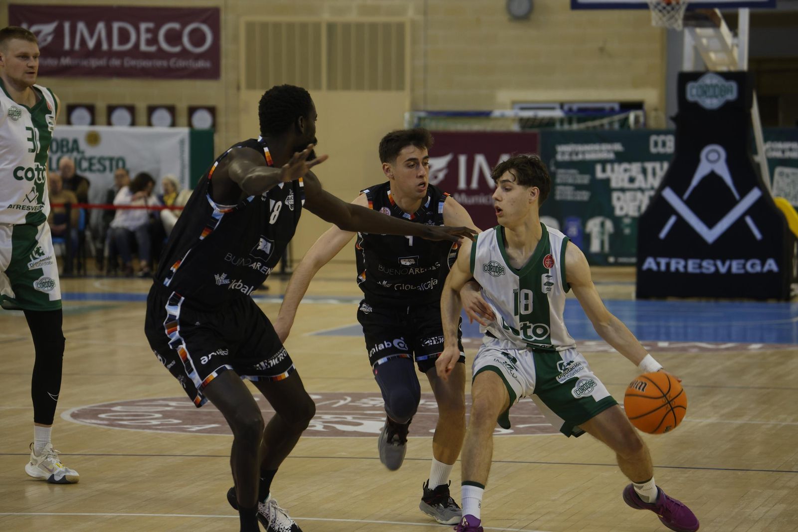 Las mejores fotos del ambiente en Vista Alegre para el Coto Córdoba - Albacete