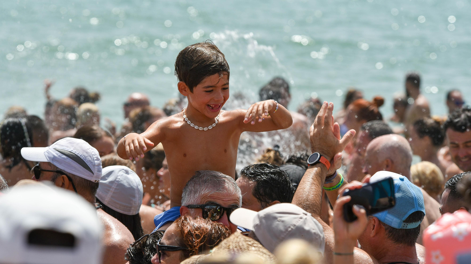 La romería marítima de la Virgen de la Palma en El Rinconcillo, en imágenes