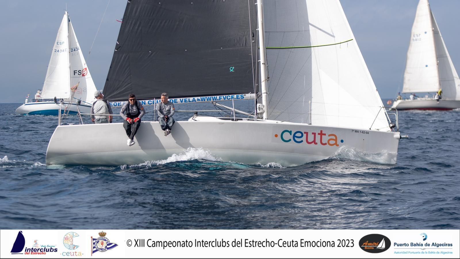 La embarcación triunfadora en la Regata Interclubs del Estrecho.