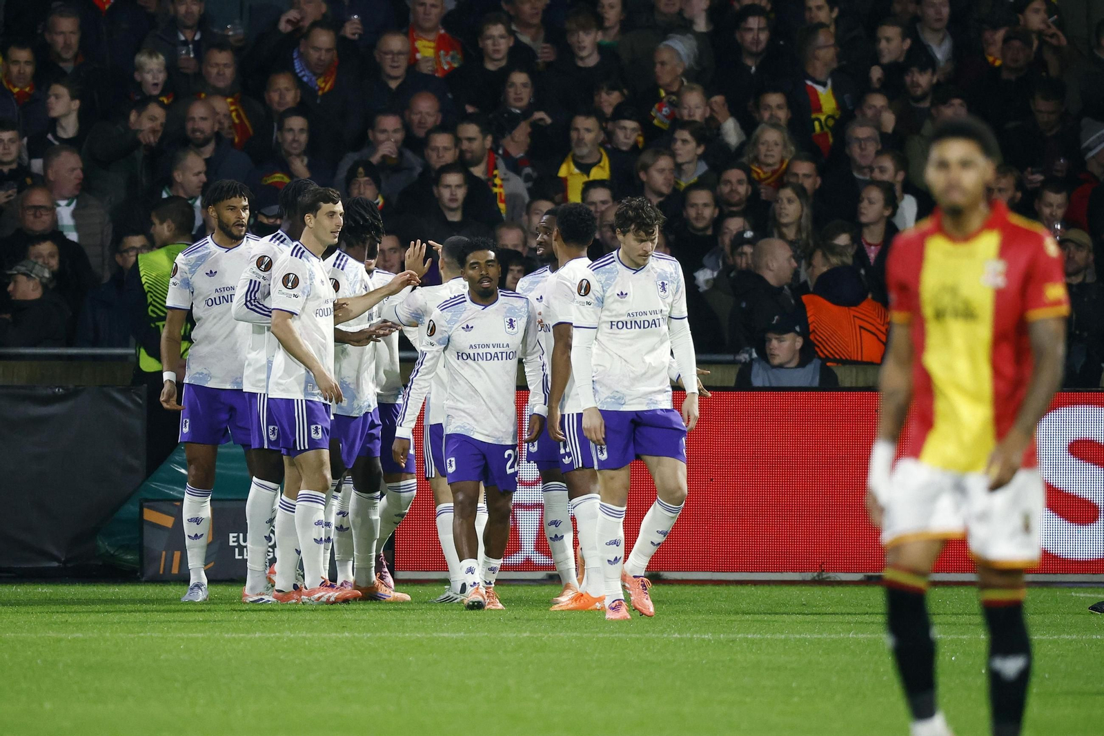 Go Ahead Eagles-Aston Villa (7).jpg