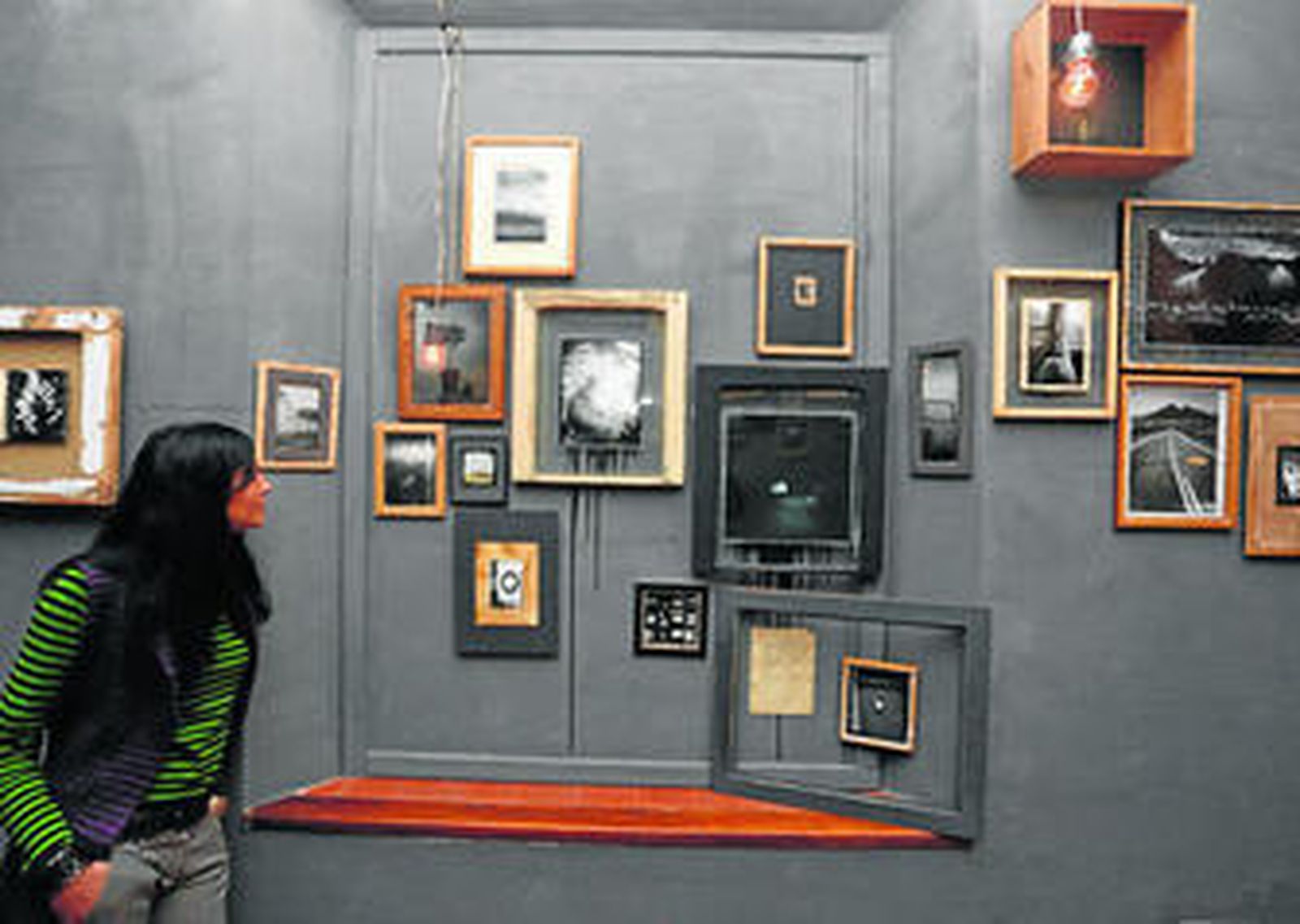 La exposición de Juanan Requena, instalada ayer en el Ateneo.