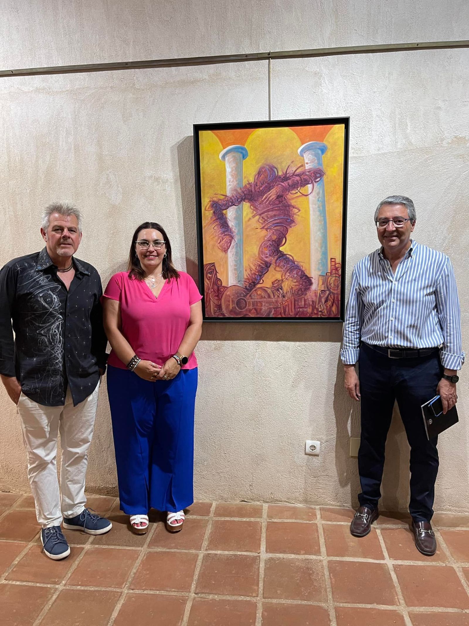 El artista algecireño Andrés Mérida, junto a la concejala Clara Perles y el alcalde Francisco Salado