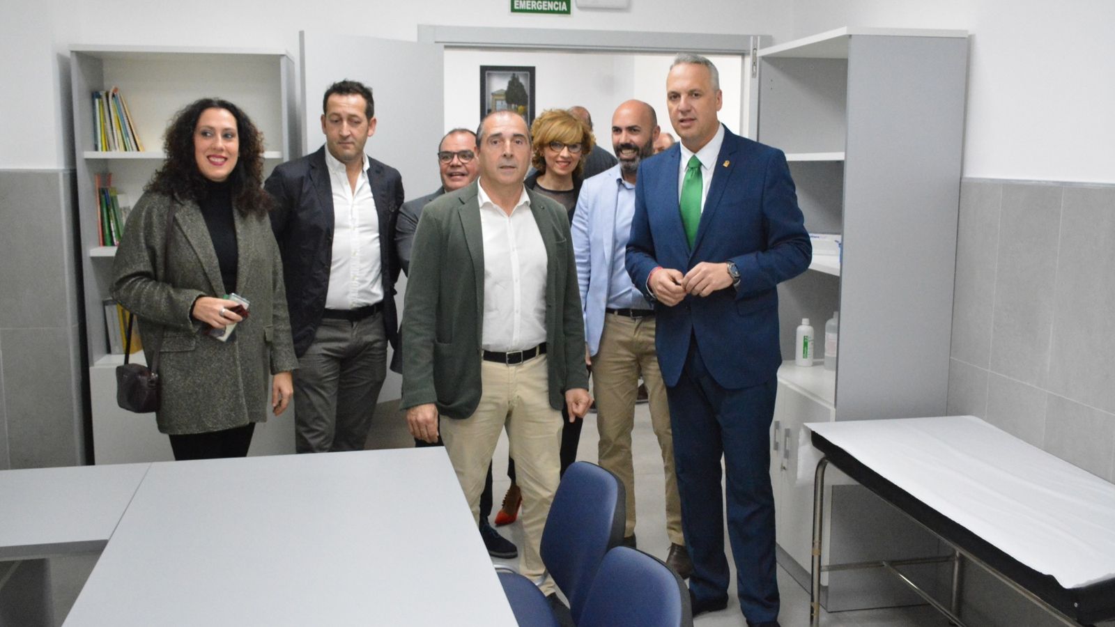 Las autoridades sanroqueñas, en el nuevo consultorio de La Estación.