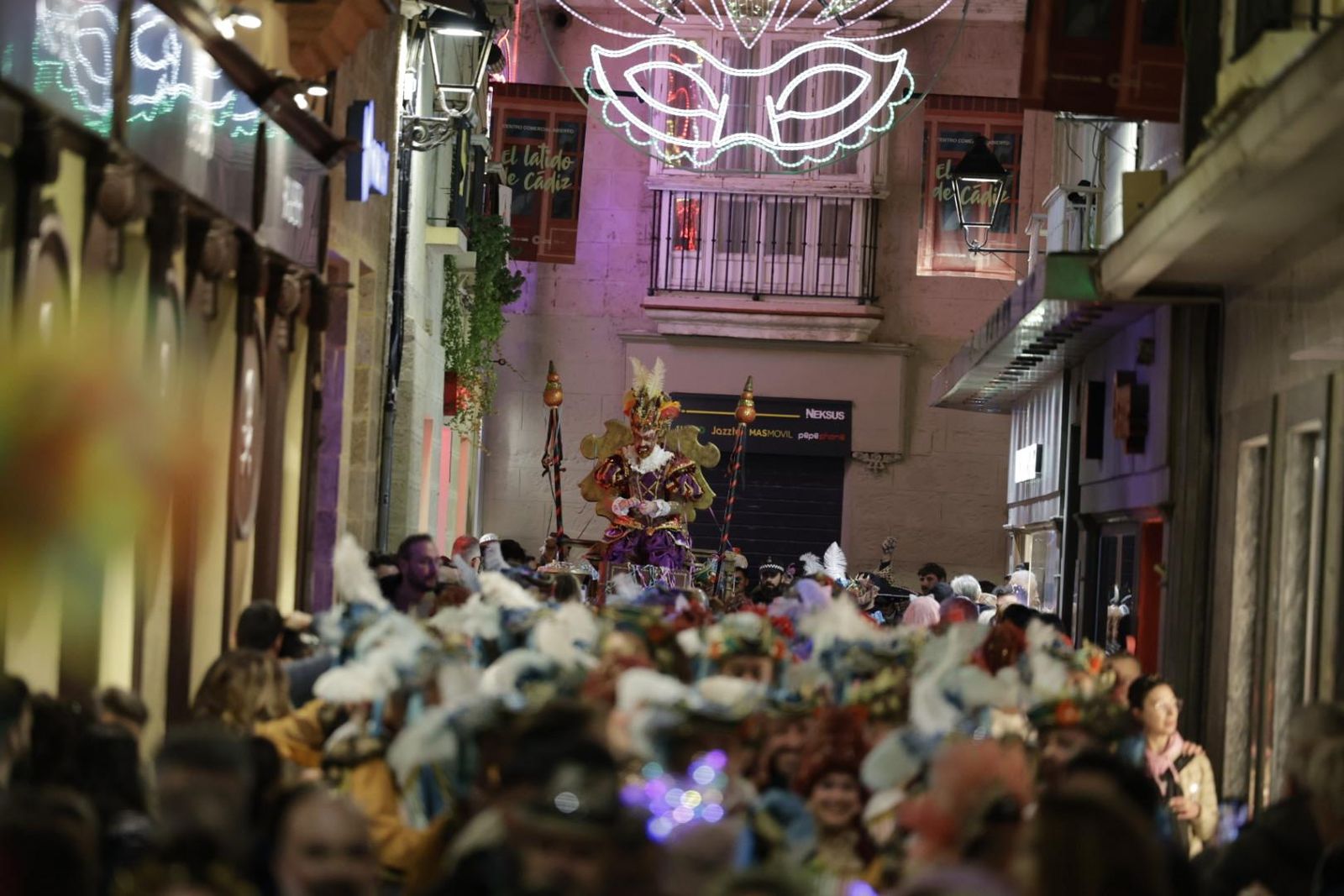 Cortejo, acto y quema del Dios Momo del Carnaval de Cádiz 2026