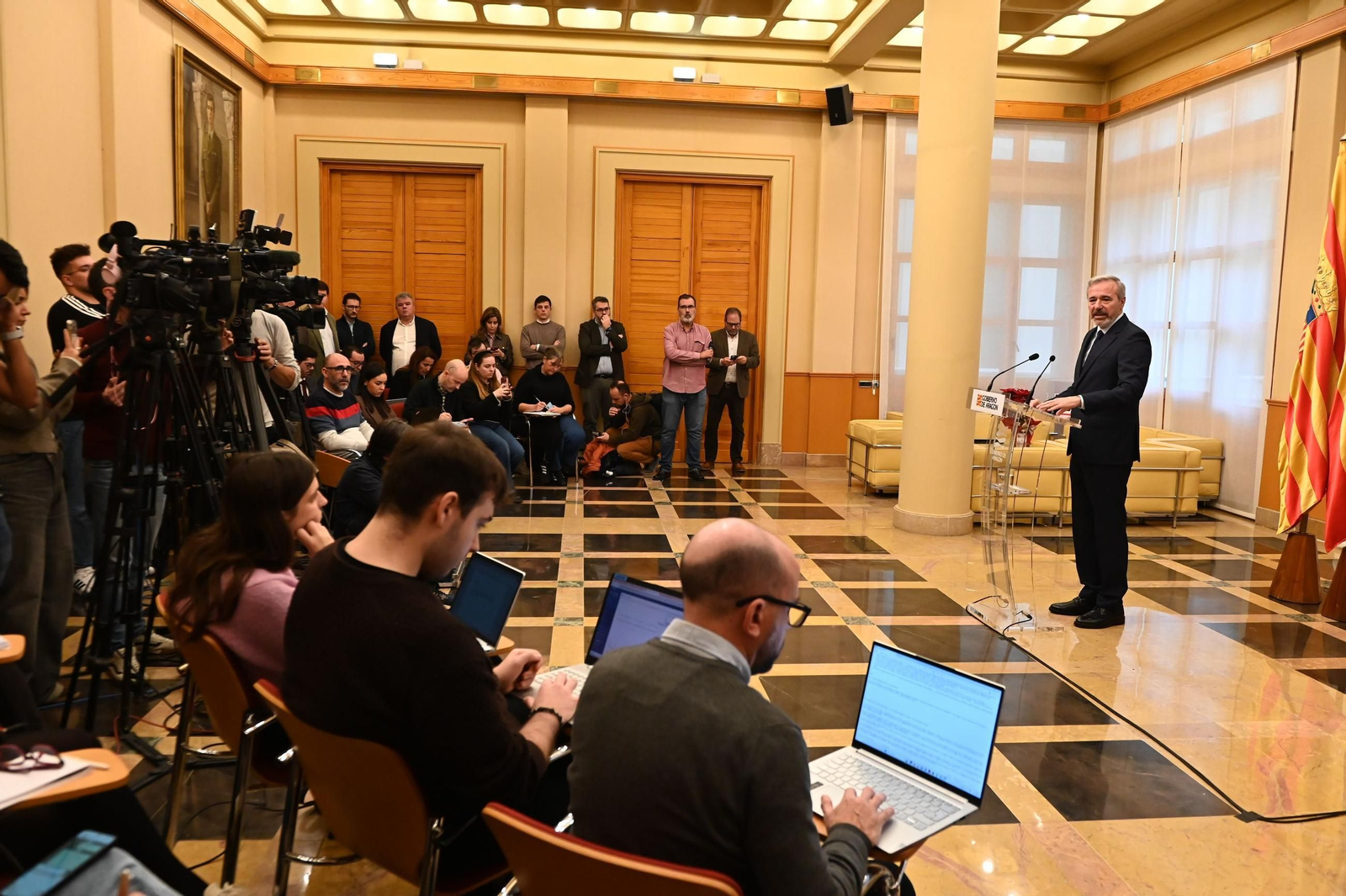 El presidente de Aragón, Jorge Azcón, durante una rueda de prensa.
