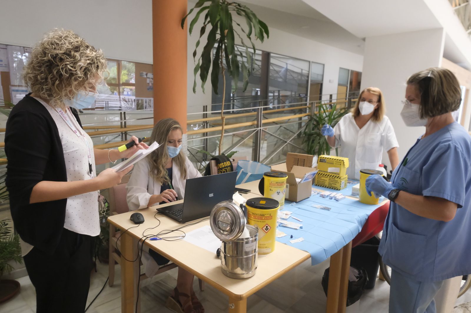 El inicio de la campaña de vacunación de la gripe en Córdoba, en imágenes