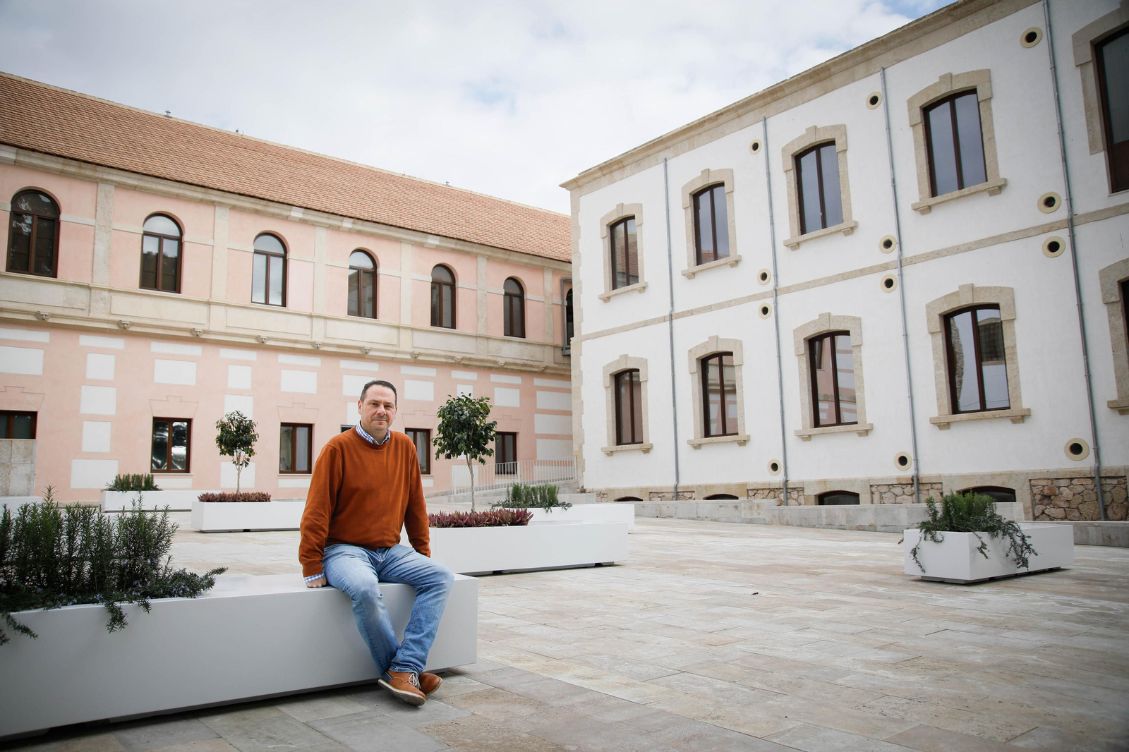Imágenes de la entrevista realizada al director del Museo del Realismo Español Contemporáneo MUREC