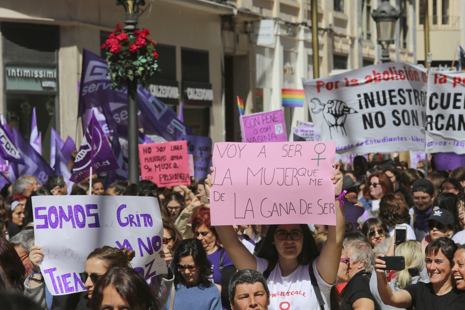 8M Día de la Mujer. Concentración en la Plaza de la Constitución