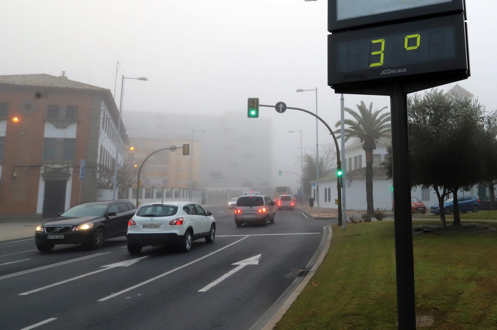 Imágenes de la mañana de niebla en Huelva