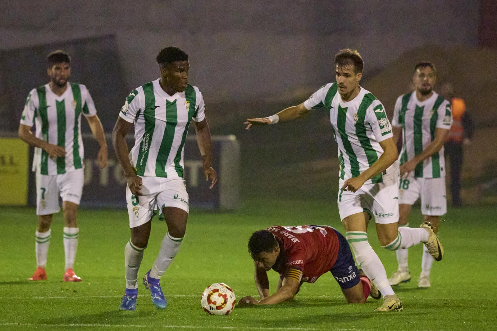 Las mejores fotos de la derrota del Córdoba CF en Olot en la Copa del Rey