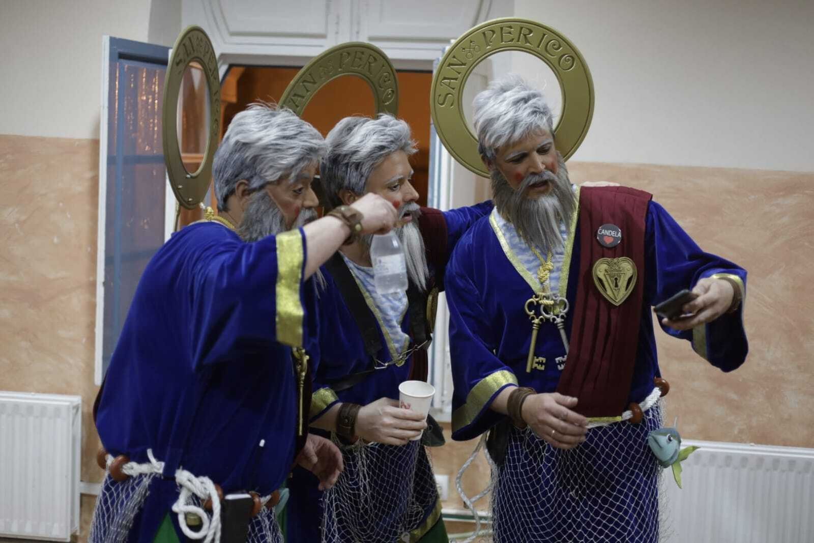 Chirigota Los del veredicto en camerinos