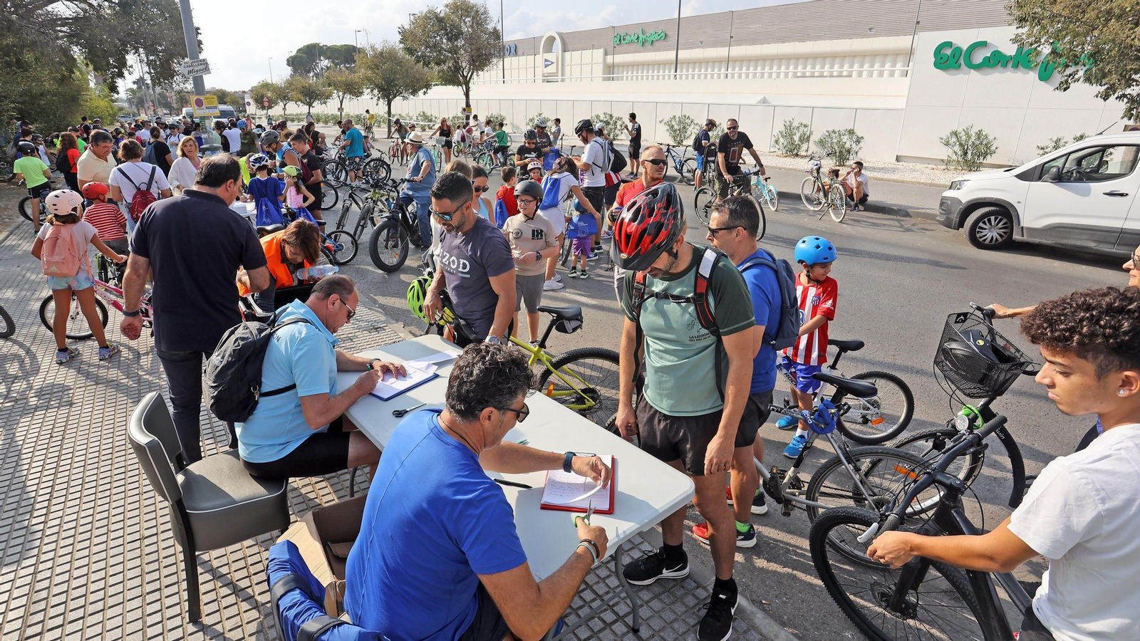 Búscate en el Día de la Bici Amistad por Jerez