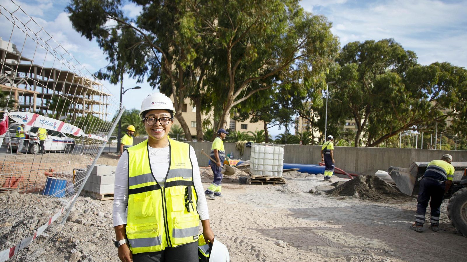 Valentina Galindo, jefa de producción de la UTE encargada de las obras de la Rambla de San Antonio. Valentina Galindo, jefa de producción de la UTE encargada de las obras de la Rambla de San Antonio.