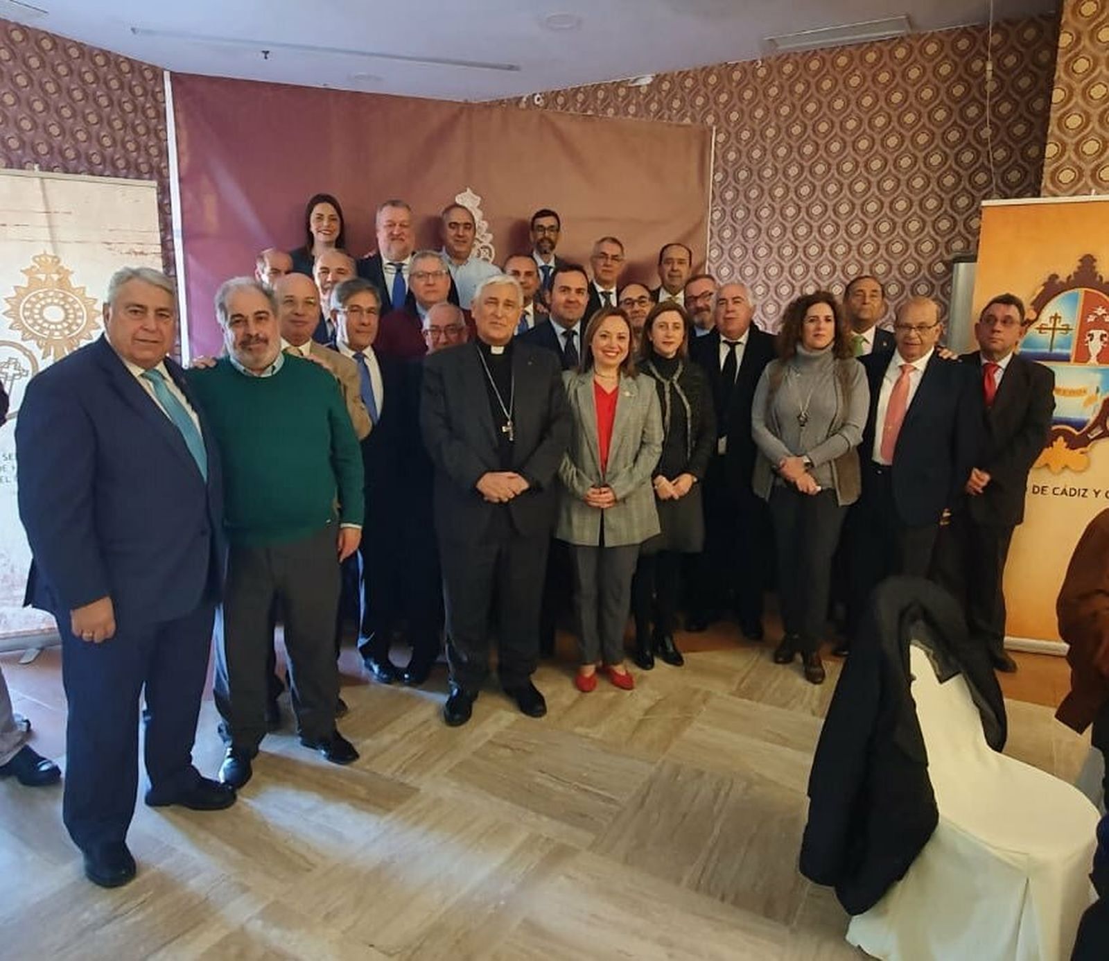 El obispo Zornoza, con los cofrades gaditanos en el pleno diocesano del pasado día 11