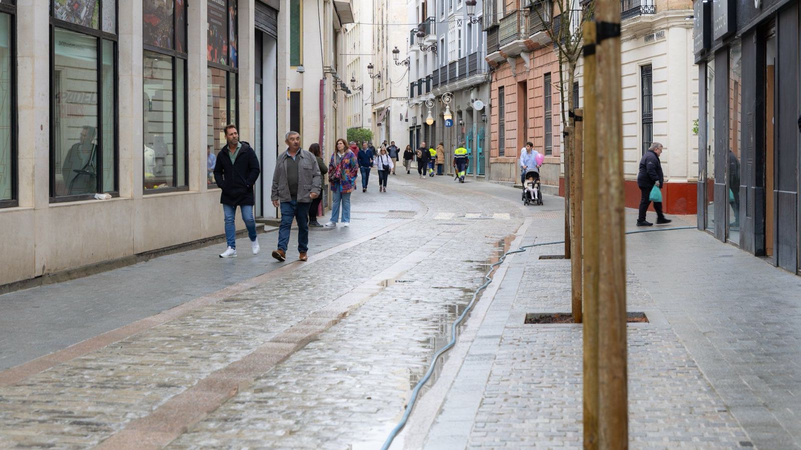Así luce Méndez Núñez en la mitad más próxima a Plaza Nueva.