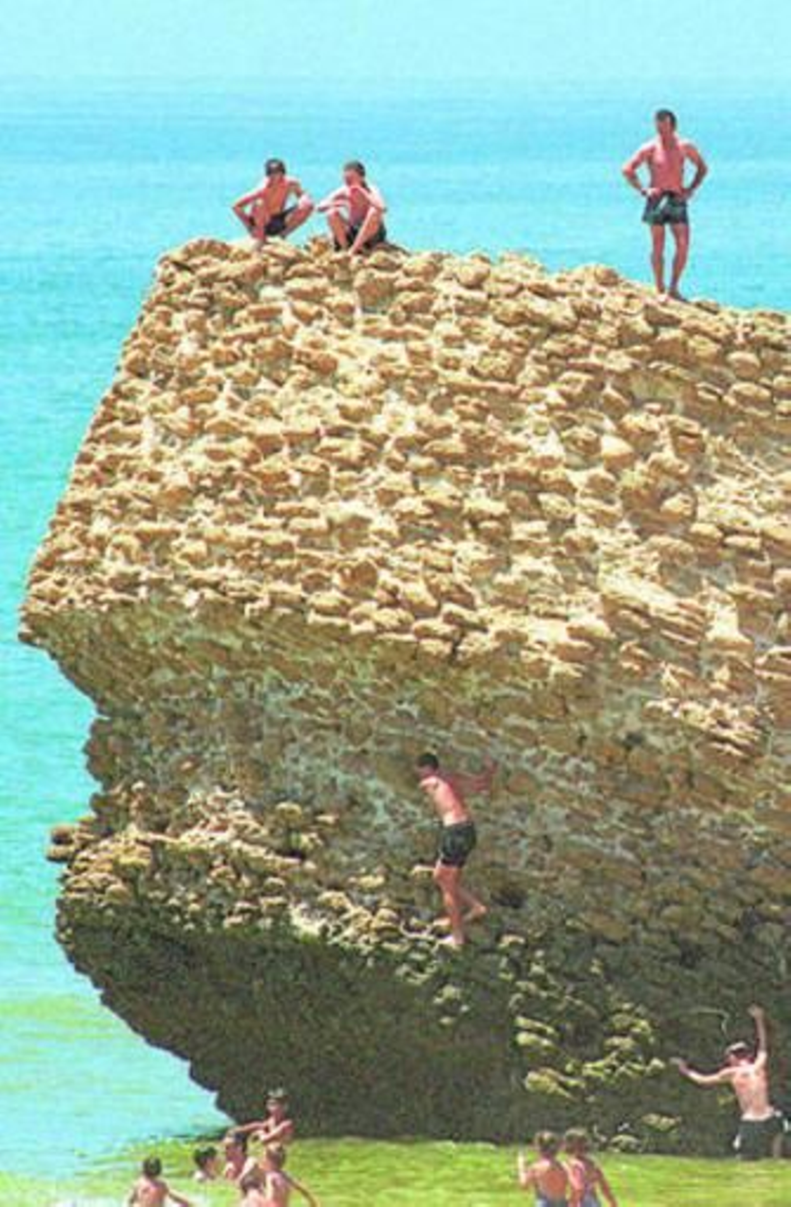 Subir a la Piedra de Matalascañas se multará con 6.000 euros