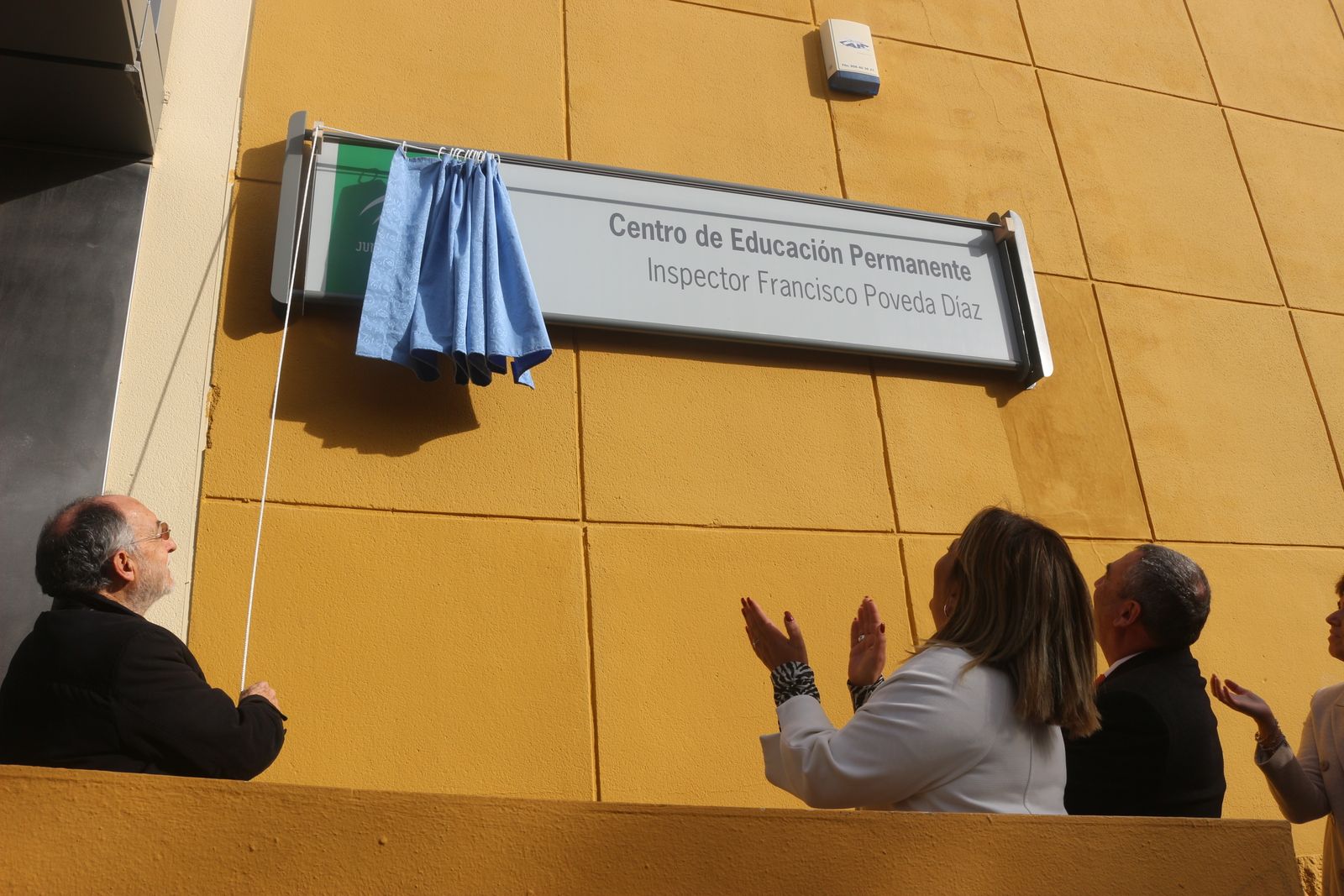 Prancisco Poveda descubre con su nombre en el antiguo CEPER Ribera del Mar