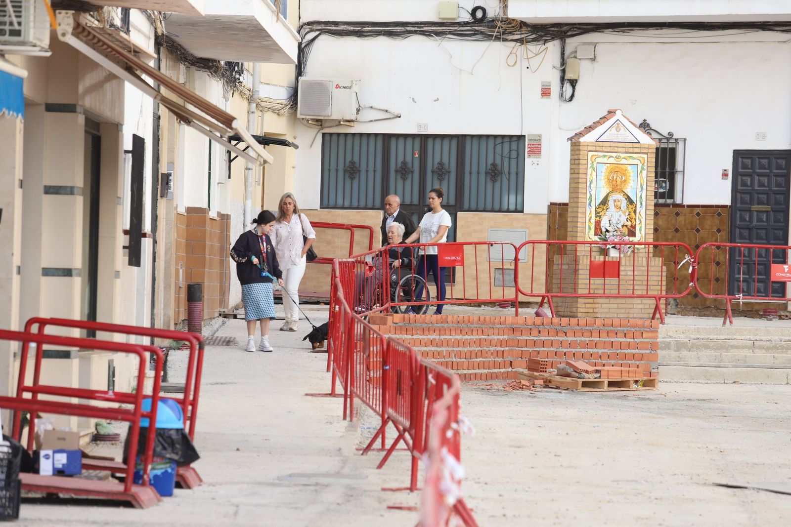Las obras de peatonalización de la Plaza de Los Dolores, en imágenes