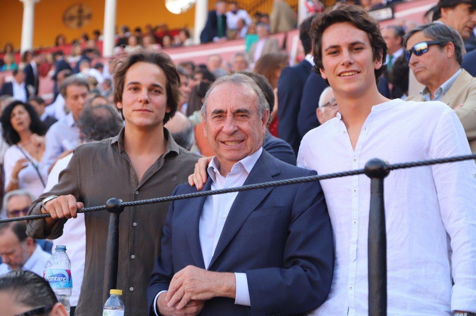 Los famosos y autoridades en la sexta de abono en Sevilla.