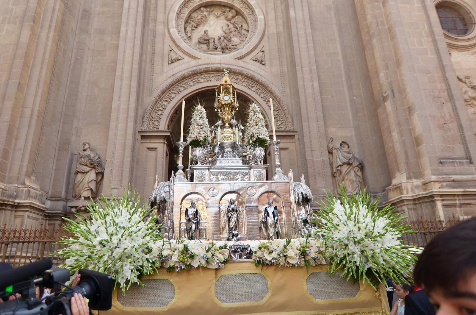 Salida de la Custodia desde la Santa Iglesia Catedral, Corpus Christi 2025.jpeg Salida de la Custodia desde la Santa Iglesia Catedral, Corpus Christi 2025.jpeg