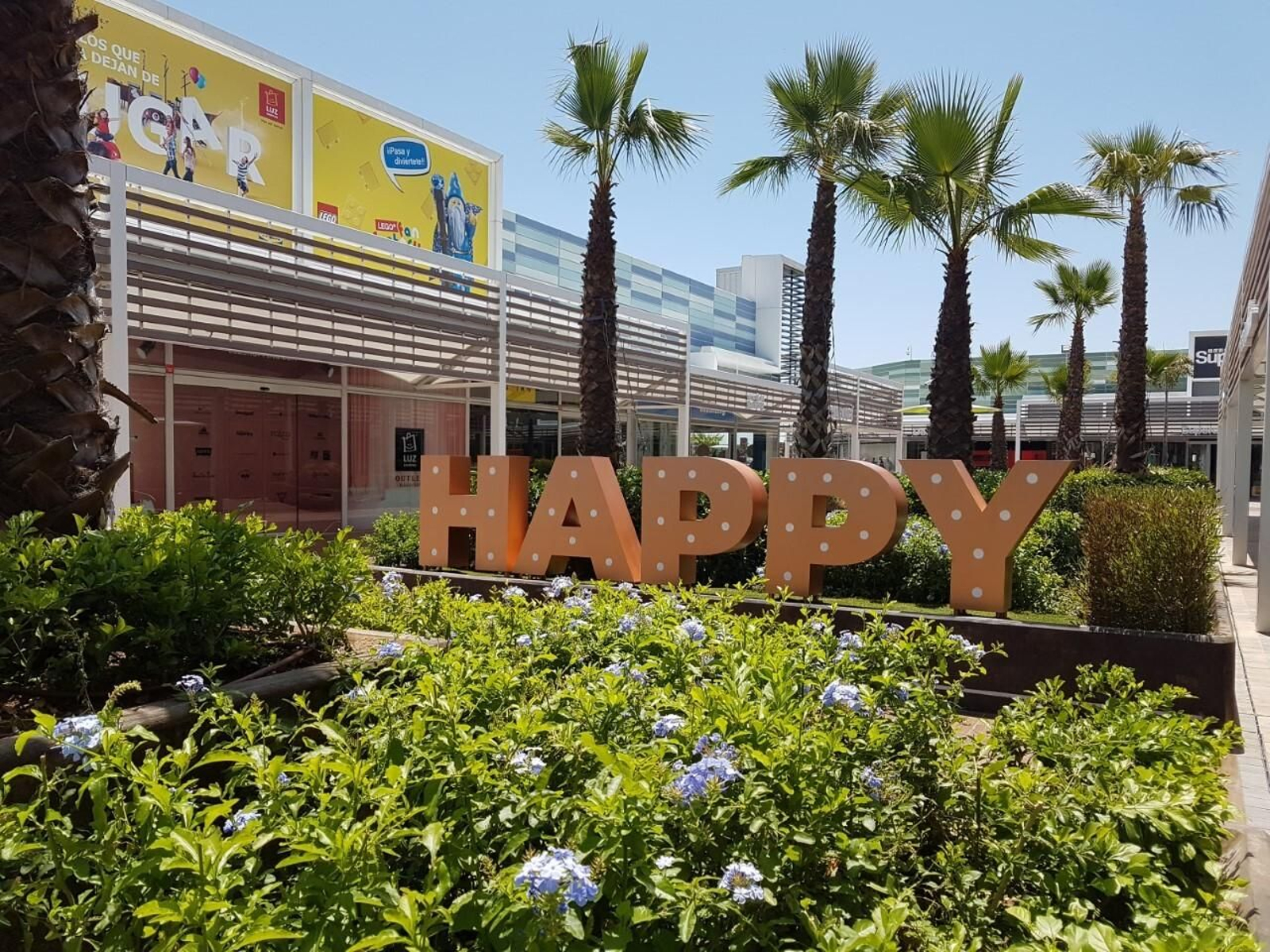 Instalaciones de Luz Shopping.