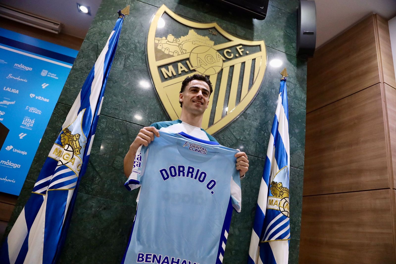 Las fotos de la presentación de Josué Dorrio con el Málaga CF