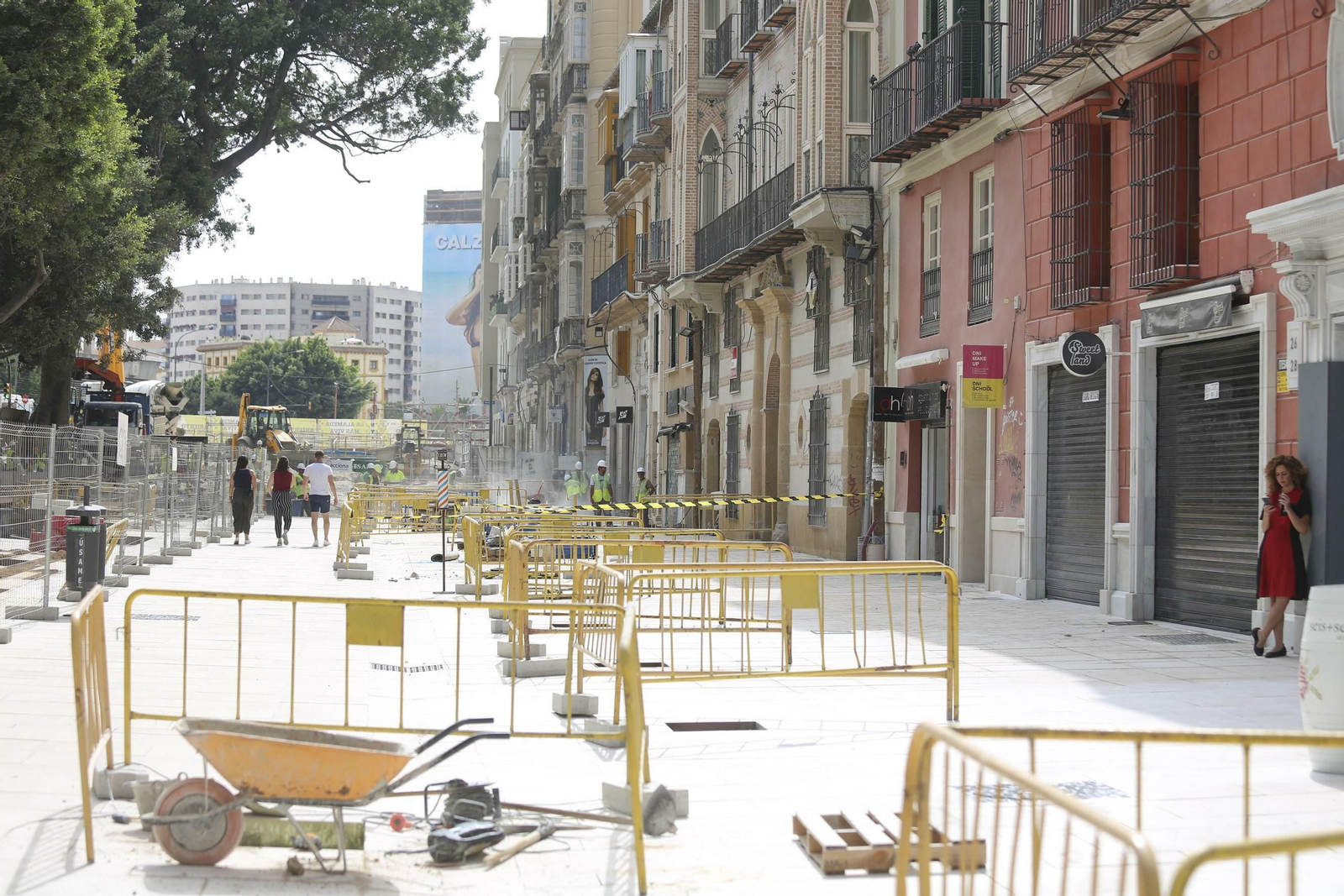 Fotos de la obra a contrarreloj en la Alameda Principal de Málaga