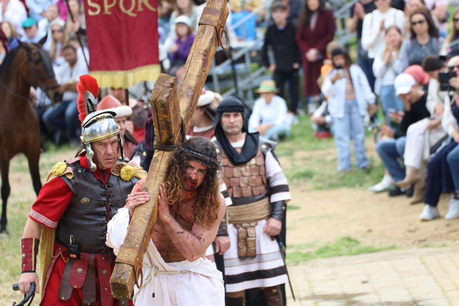 El Nazareno el Jueves Santo en Benalmádena Pueblo, en imágenes
