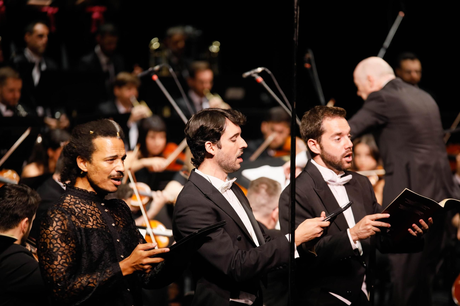 Imágenes de la novena Beethoven interpretado por la OCAL y Orfeón para Cajamar