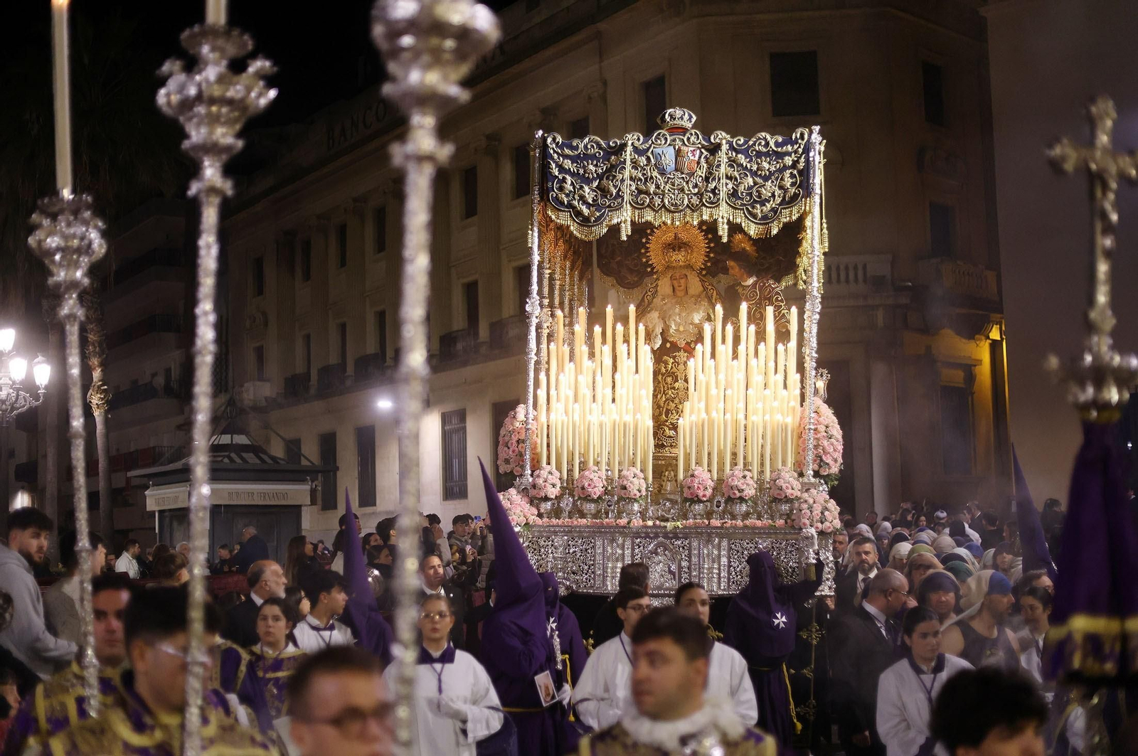 Paso de palio de la Virgen de la Amargura.