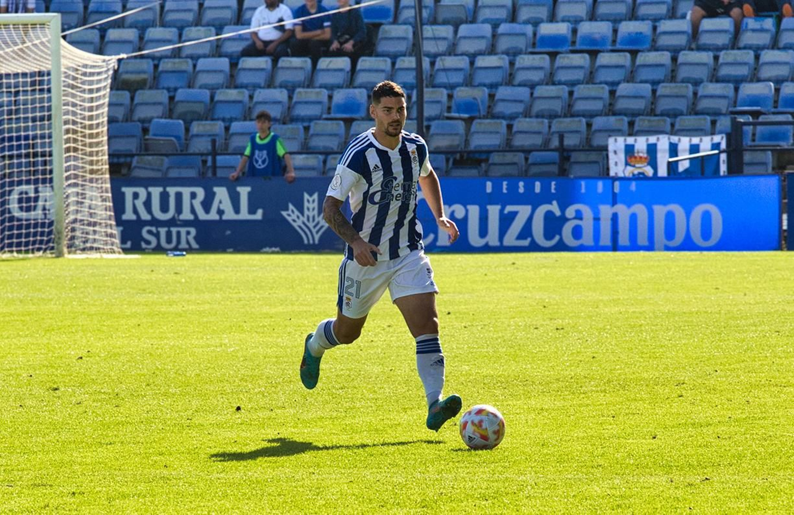 Adrián Crespo rescinde con el Recre y firma por el Xerez DFC. Adrián Crespo rescinde con el Recre y firma por el Xerez DFC.