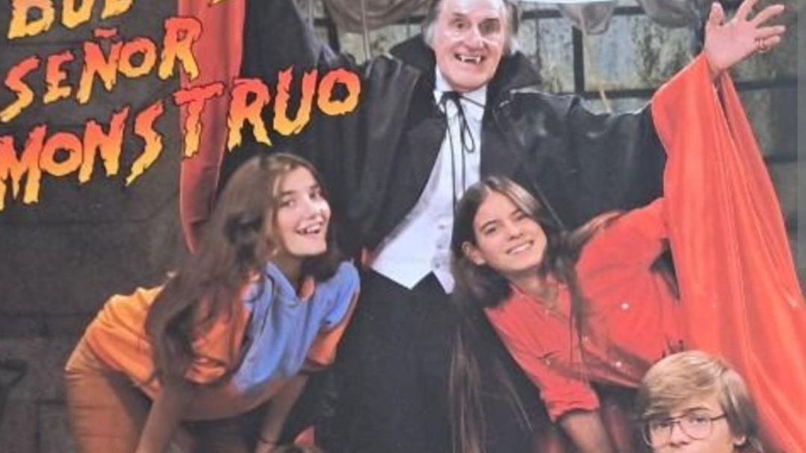 Astrid Fenollar, a la izquierda, en la portada del disco 'Buenas noches, señor monstruo', con Luis Escobar como Drácula Astrid Fenollar, a la izquierda, en la portada del disco 'Buenas noches, señor monstruo', con Luis Escobar como Drácula