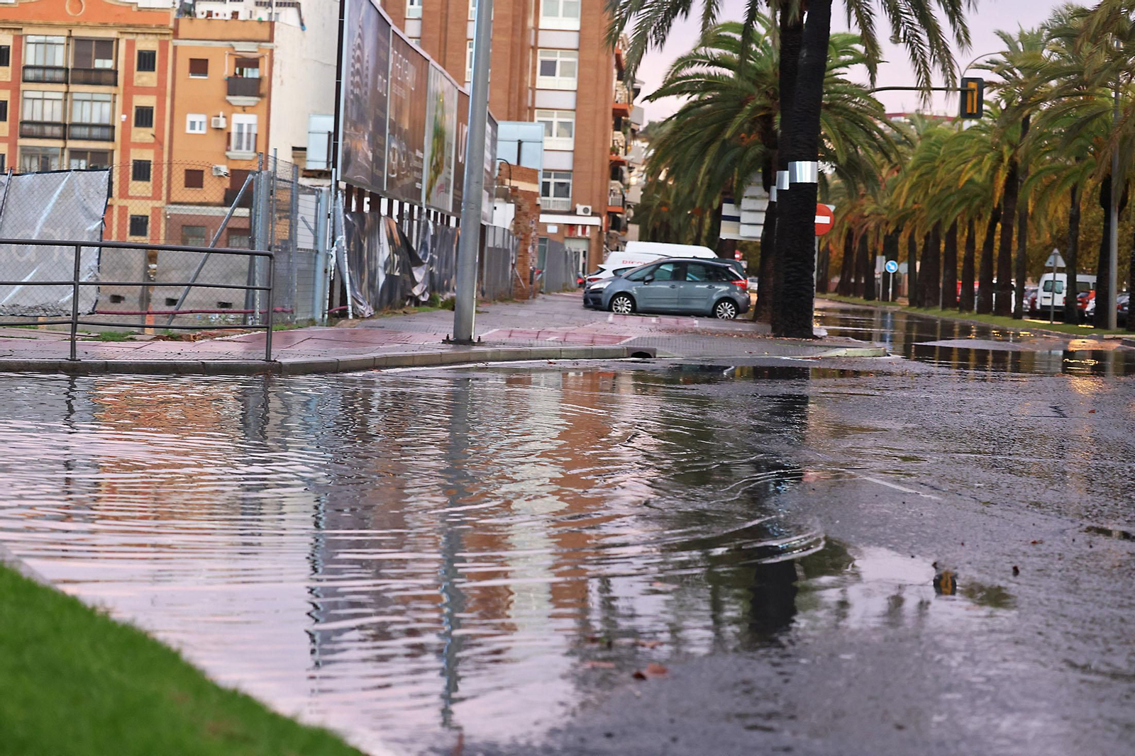 Imágenes del caos en Huelva por la borrasca Claudia con inundaciones, riadas y cortes de carreteras