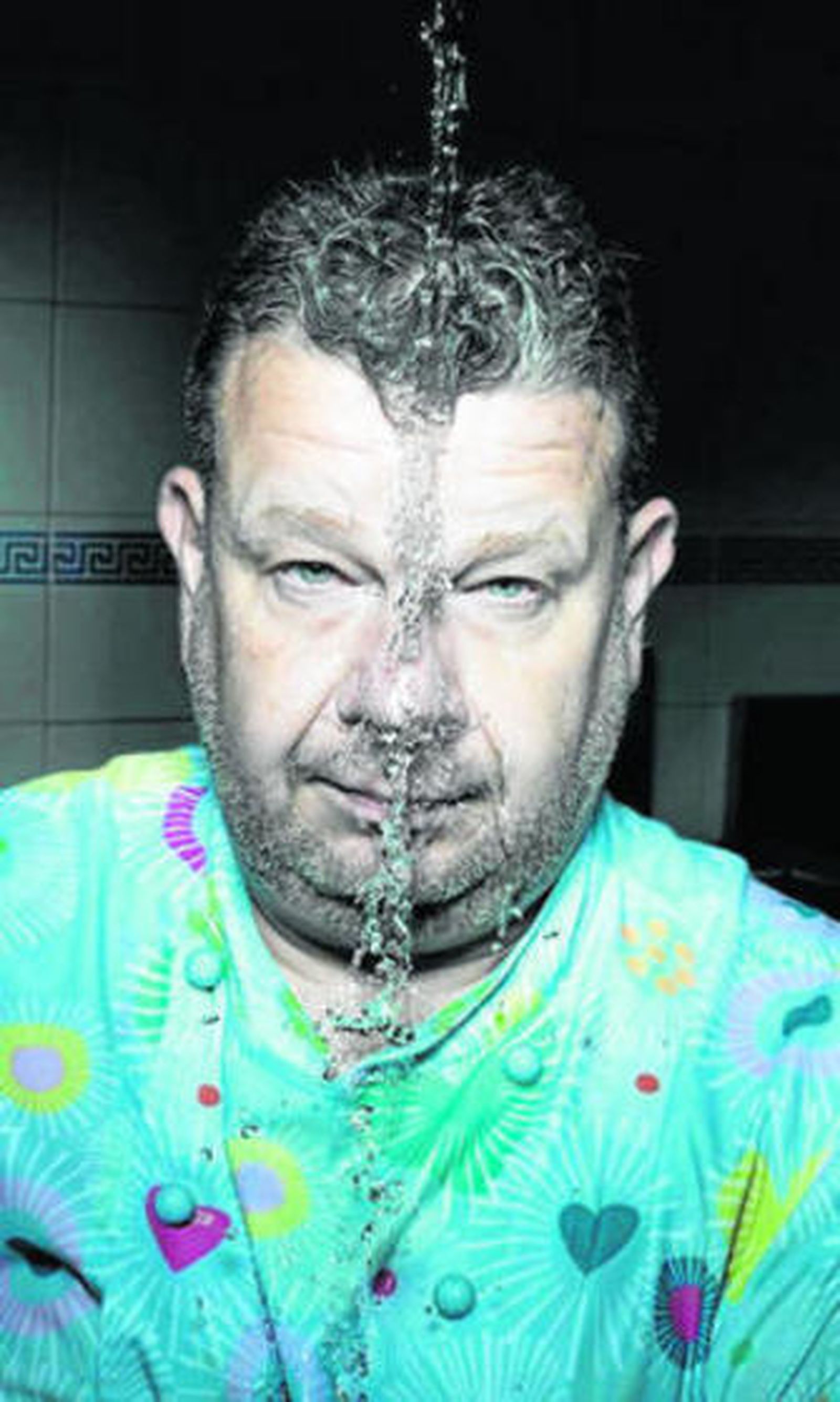 Chicote se enfrenta a un local holandés y a un bar flotante