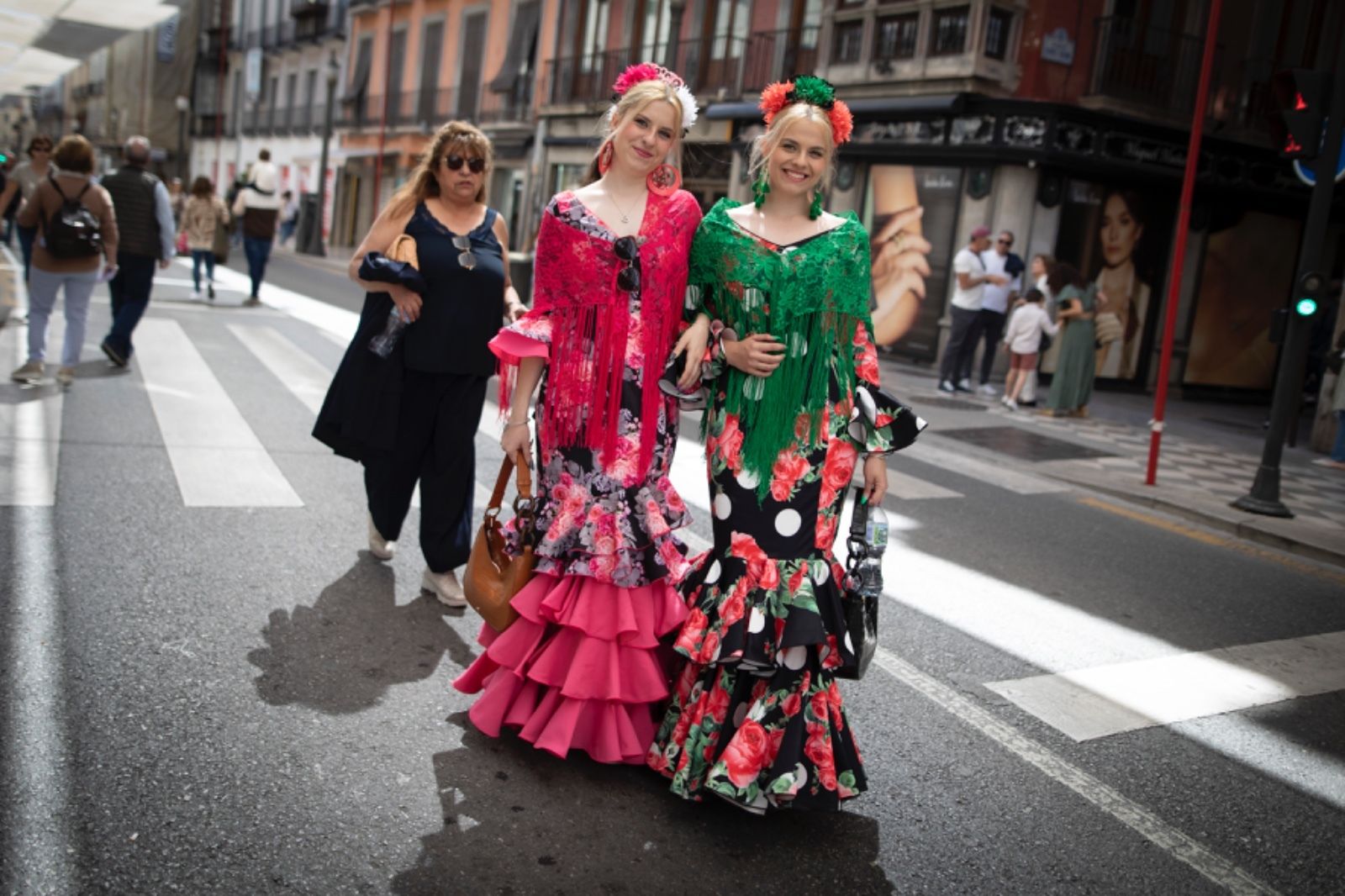 Los mejores momentos del primer día de Cruces en Granada en fotos
